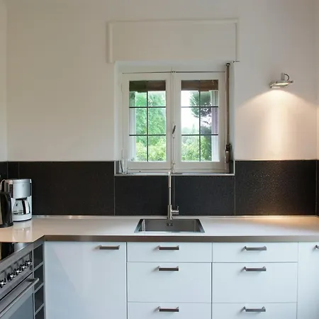 Mansion In Liege With Private Garden, Cleaning Included 度假居