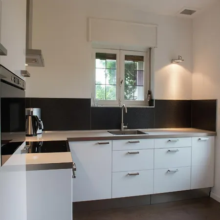 Mansion In Liege With Private Garden, Cleaning Included 度假居 斯帕
