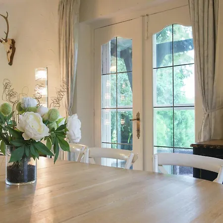 Mansion In Liege With Private Garden, Cleaning Included 斯帕